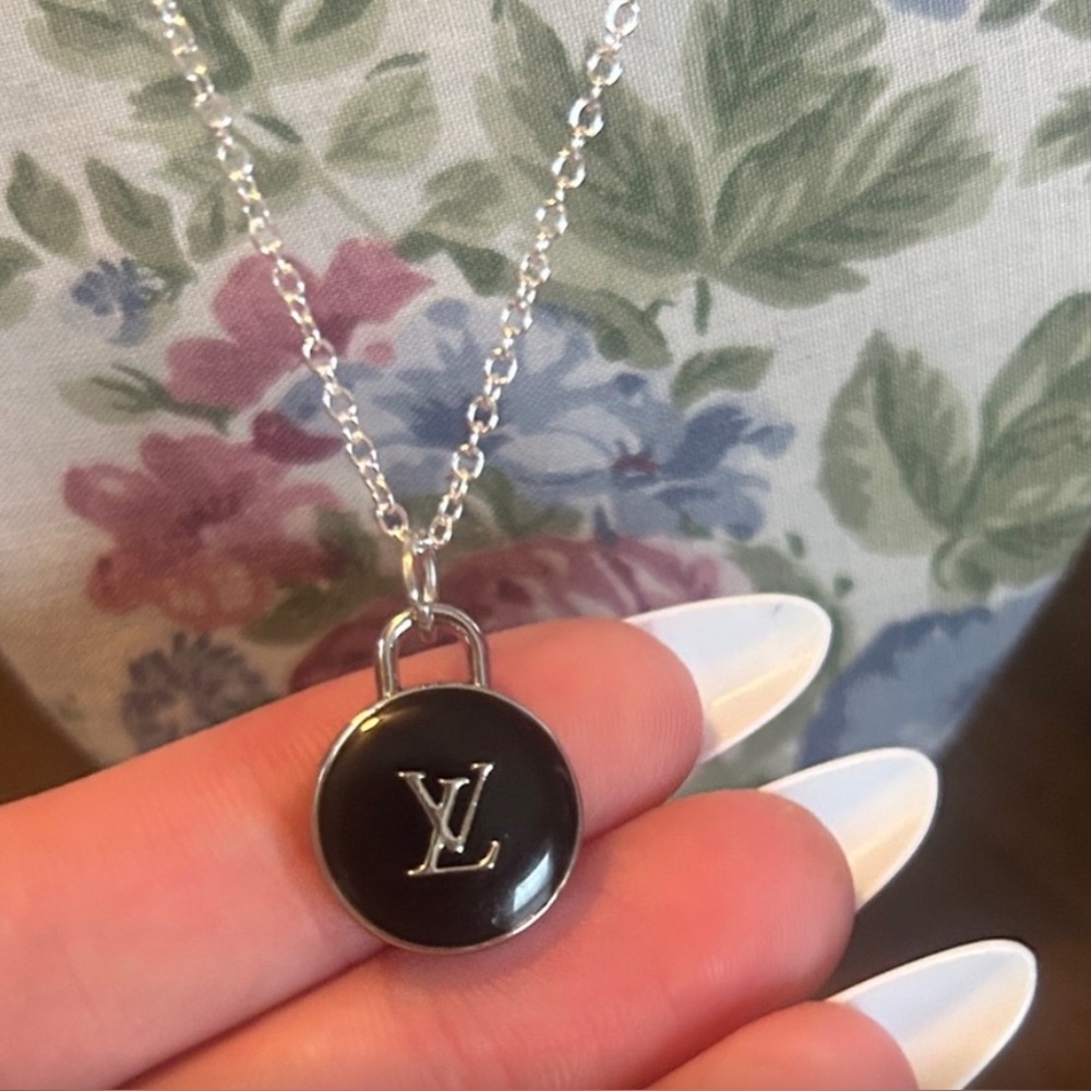 Auth. Louis Vinton 💛 Silver Necklace with Black Skittles Pendant Authentic 18”